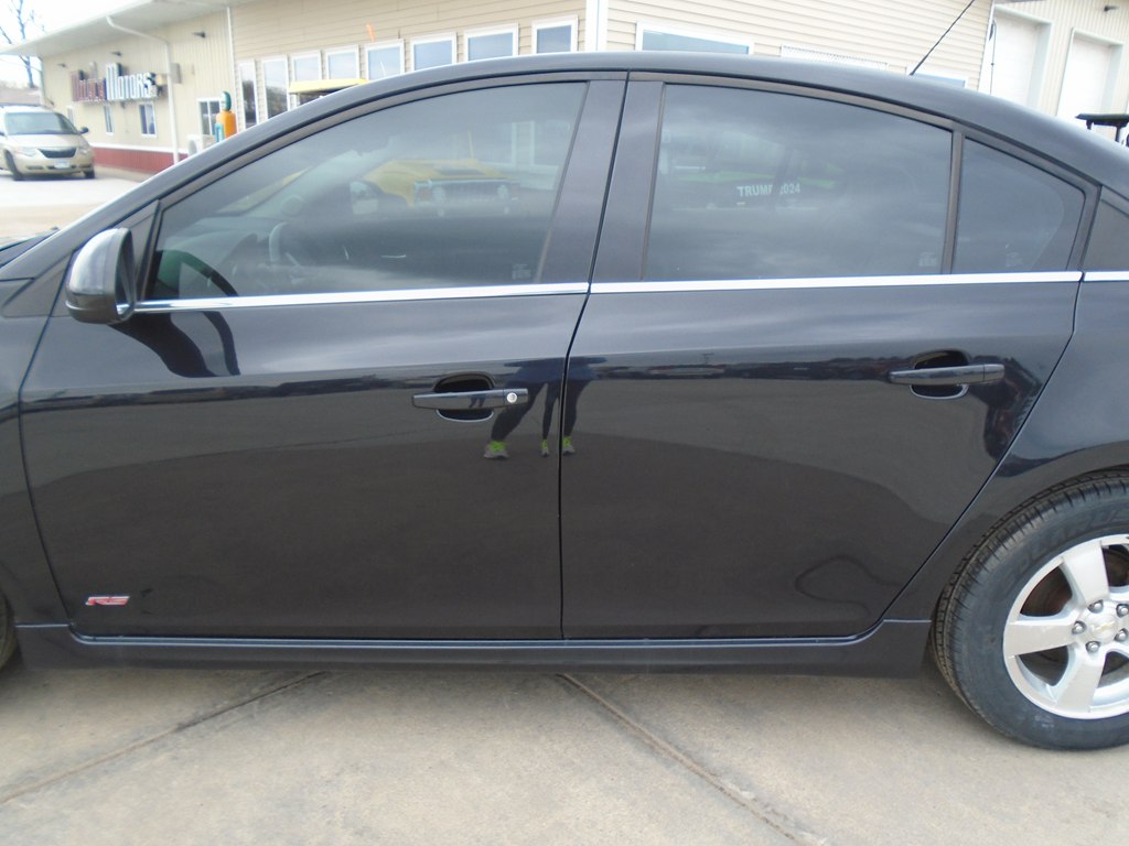 Photo 3 of this CHEVROLET CRUZE