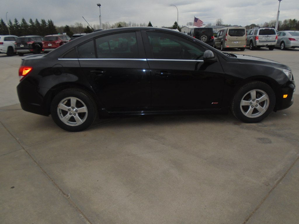 Photo 5 of this CHEVROLET CRUZE
