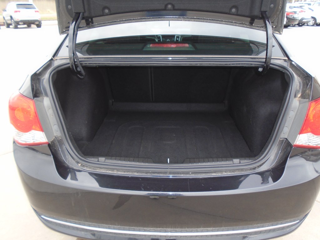 Photo 11 of this CHEVROLET CRUZE
