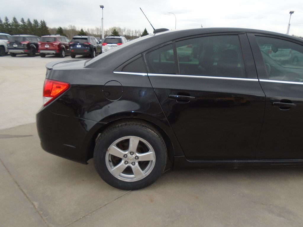 Photo 8 of this CHEVROLET CRUZE