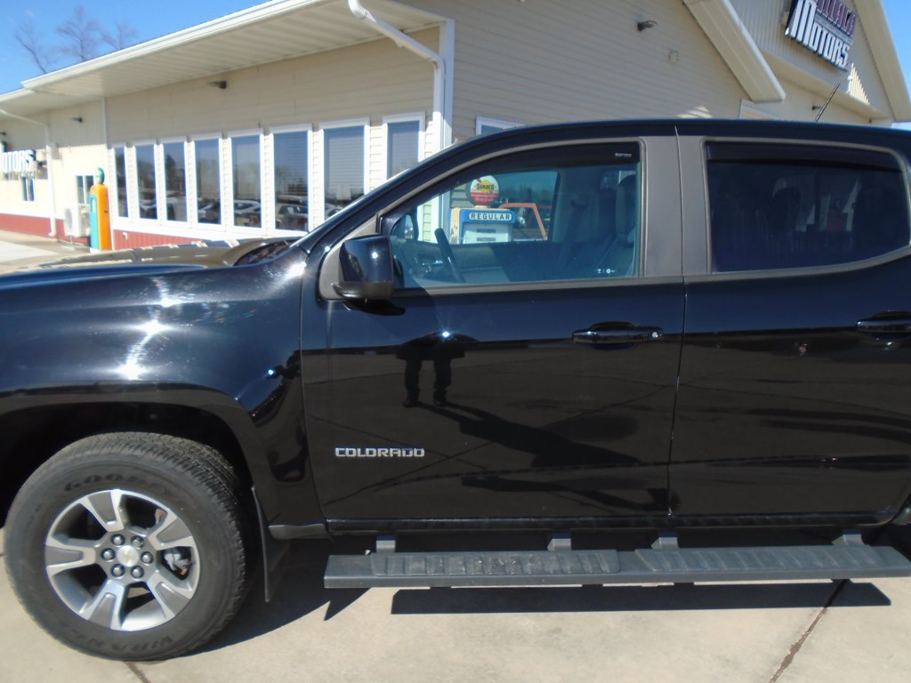 Photo 3 of this CHEVROLET COLORADO