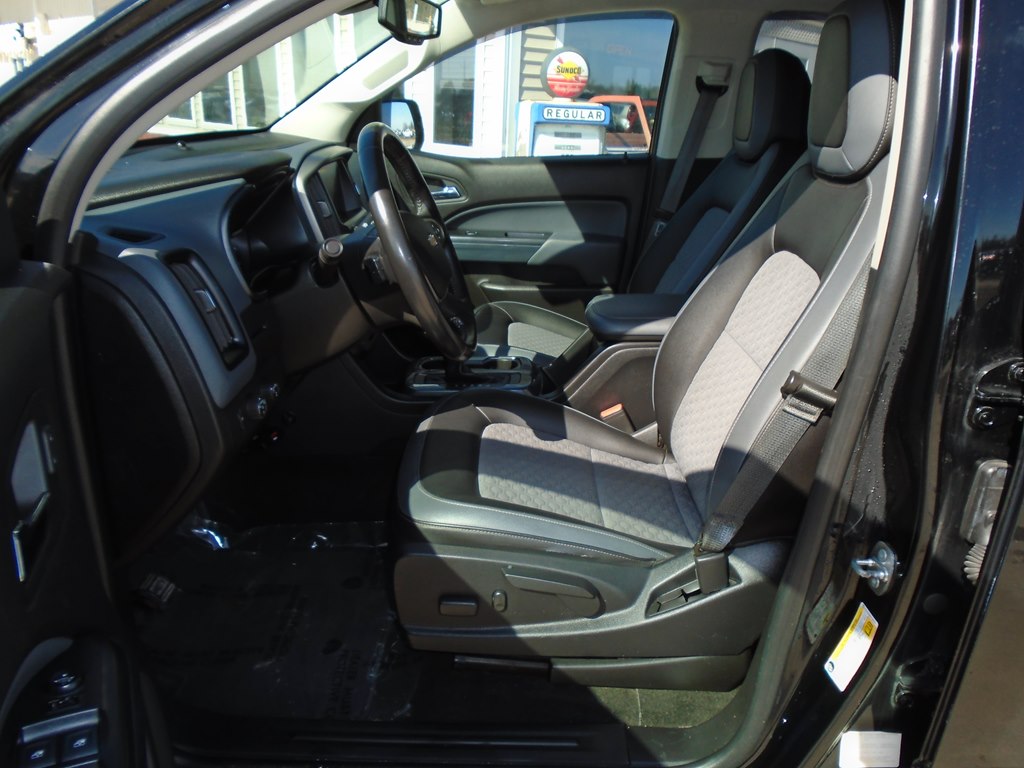 Photo 16 of this CHEVROLET COLORADO