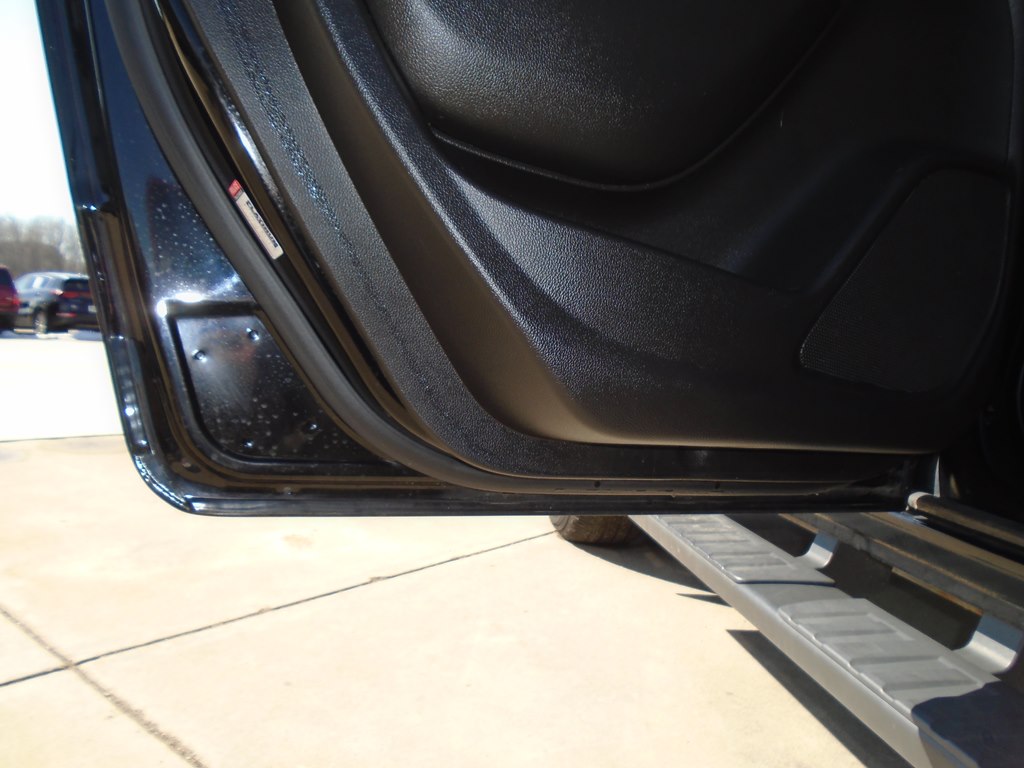 Photo 32 of this CHEVROLET COLORADO