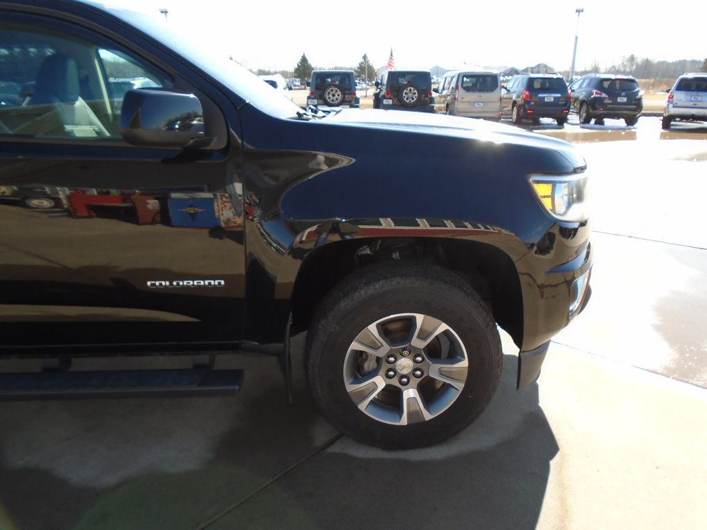 Photo 9 of this CHEVROLET COLORADO
