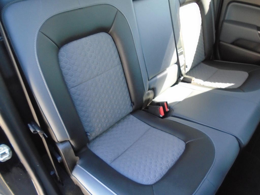 Photo 44 of this CHEVROLET COLORADO