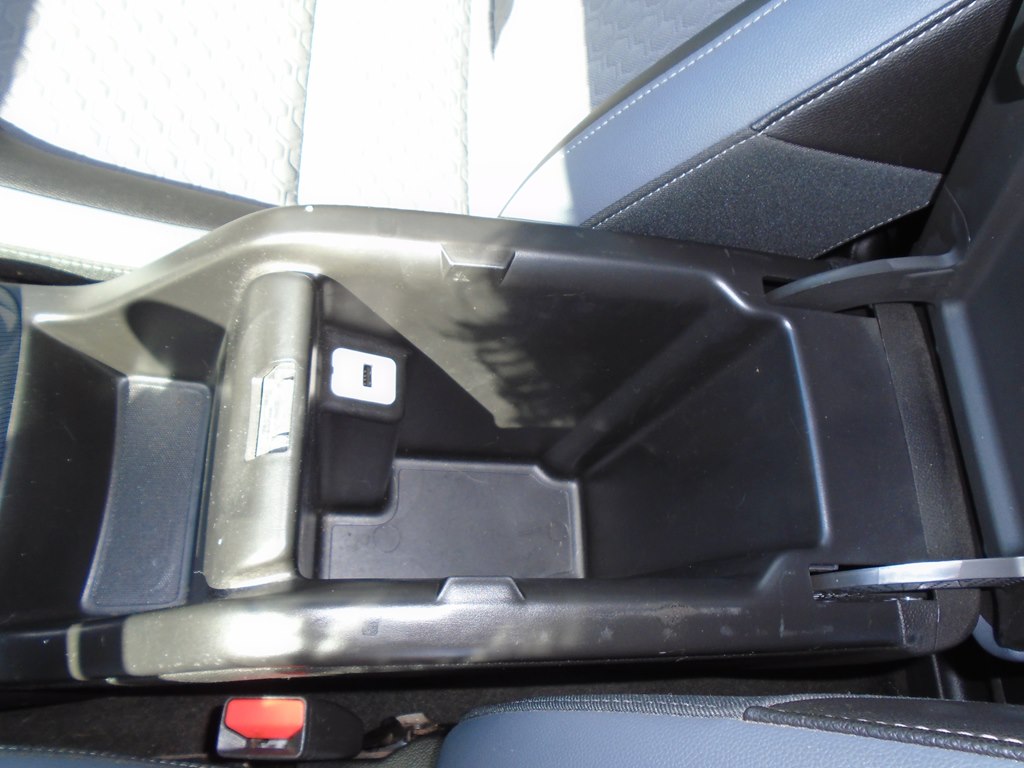 Photo 60 of this CHEVROLET COLORADO
