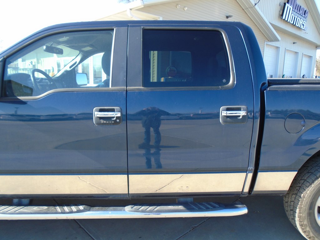 Photo 4 of this FORD F150