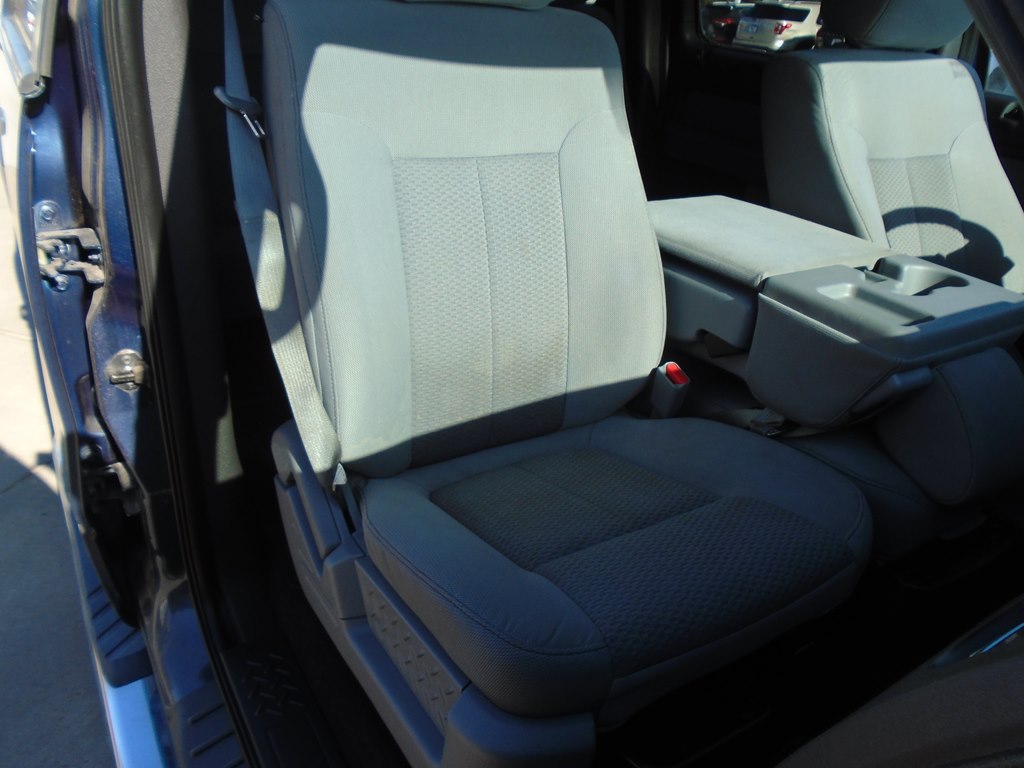 Photo 33 of this FORD F150