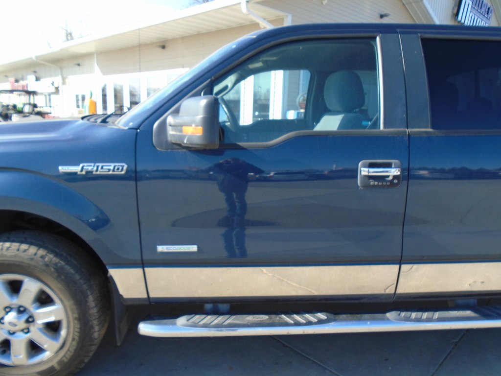 Photo 3 of this FORD F150