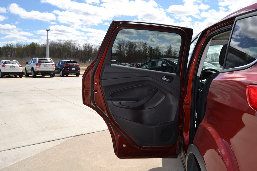 Photo 26 of this FORD ESCAPE