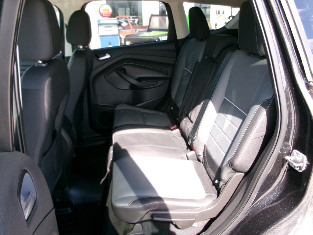 Photo 20 of this FORD ESCAPE