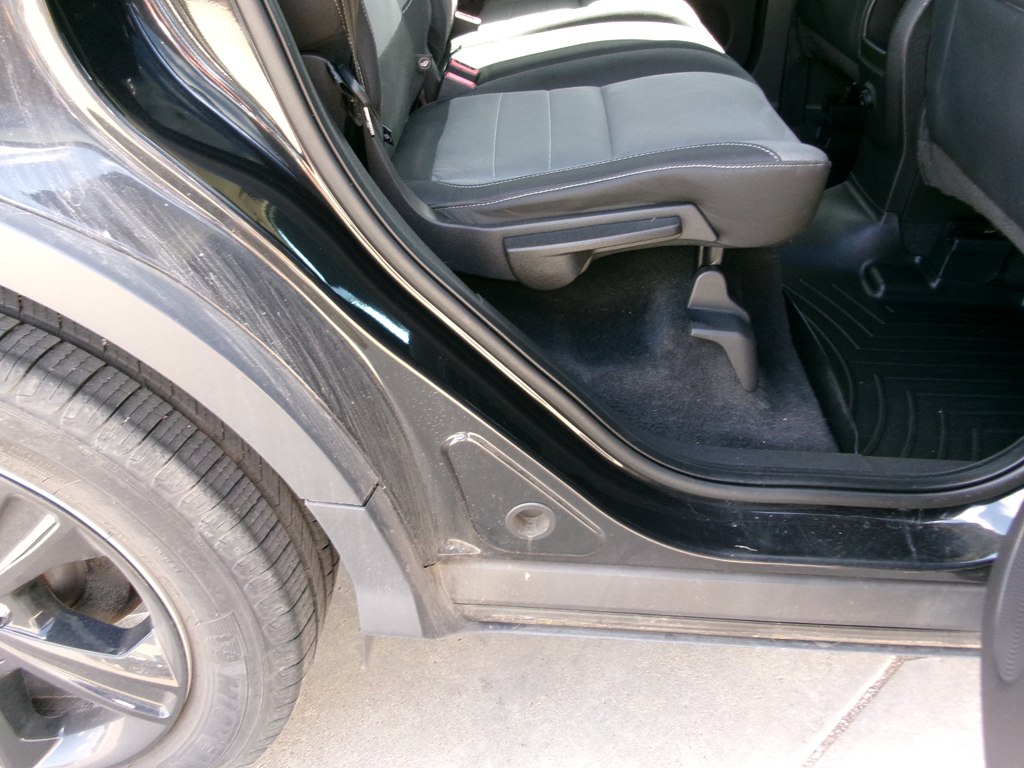 Photo 34 of this FORD ESCAPE
