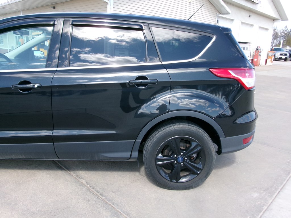 Photo 4 of this FORD ESCAPE