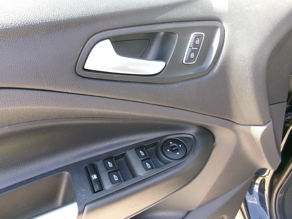 Photo 16 of this FORD ESCAPE