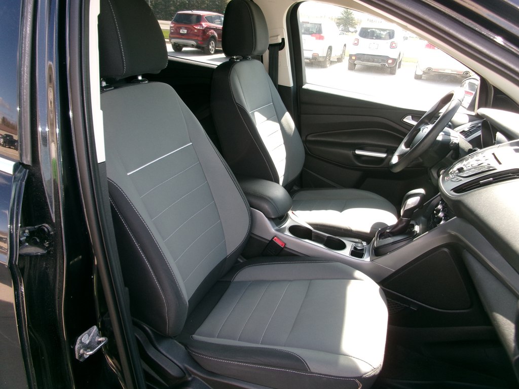 Photo 27 of this FORD ESCAPE