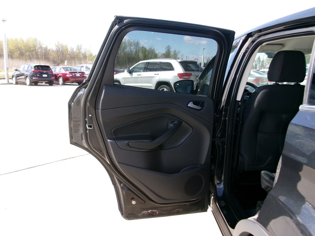 Photo 22 of this FORD ESCAPE