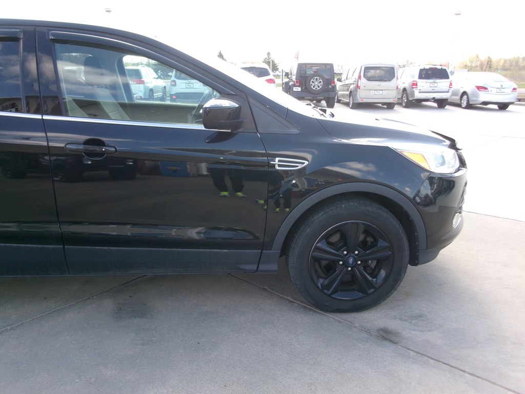 Photo 6 of this FORD ESCAPE