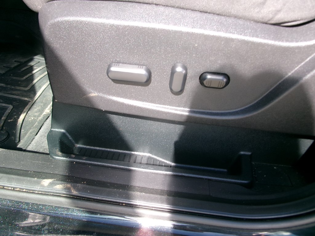 Photo 14 of this FORD ESCAPE
