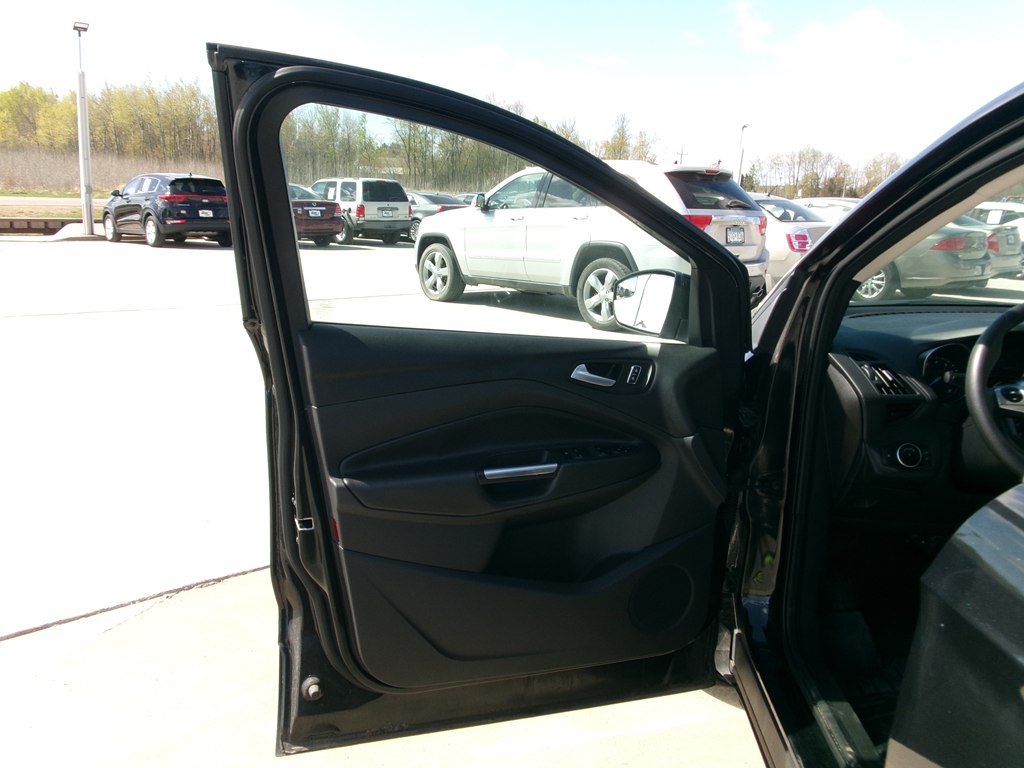 Photo 15 of this FORD ESCAPE