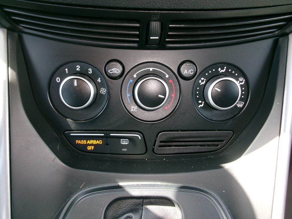 Photo 46 of this FORD ESCAPE