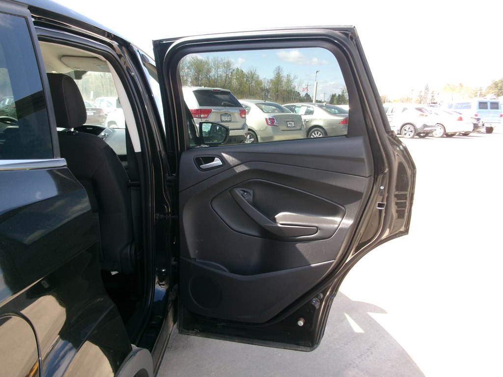 Photo 33 of this FORD ESCAPE