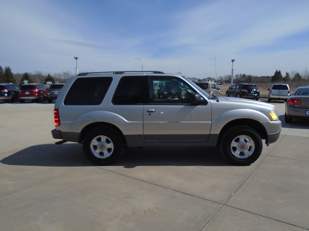 Photo 6 of this FORD EXPLORER