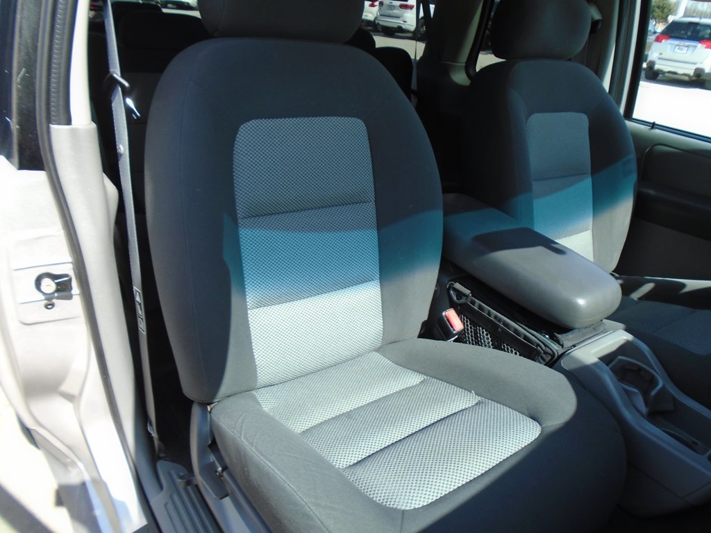 Photo 26 of this FORD EXPLORER