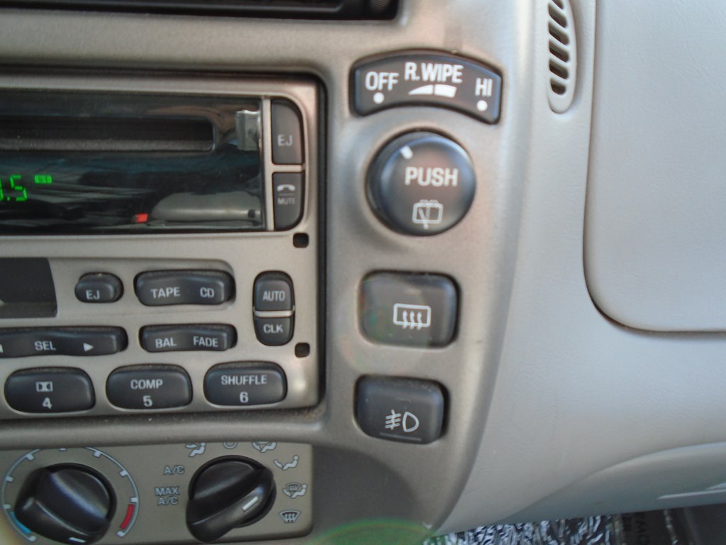 Photo 39 of this FORD EXPLORER