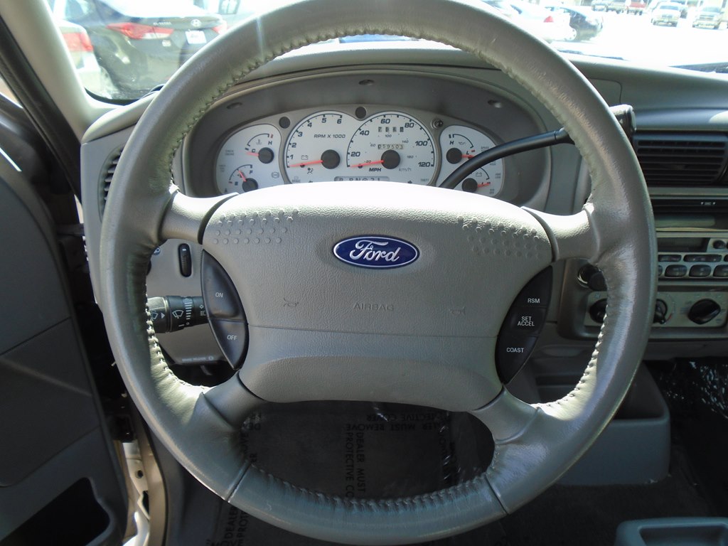 Photo 32 of this FORD EXPLORER