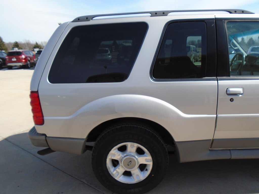 Photo 9 of this FORD EXPLORER