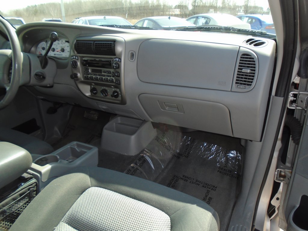 Photo 24 of this FORD EXPLORER