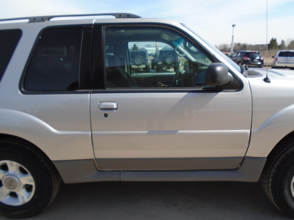 Photo 8 of this FORD EXPLORER