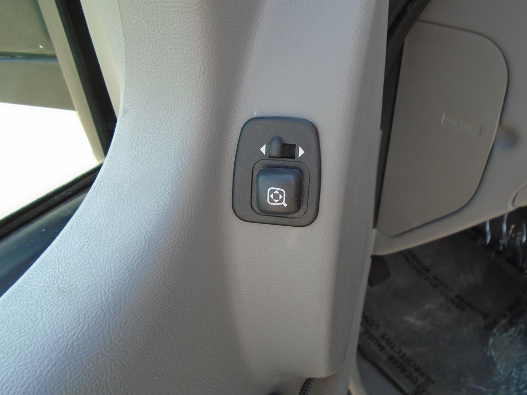 Photo 15 of this FORD EXPLORER