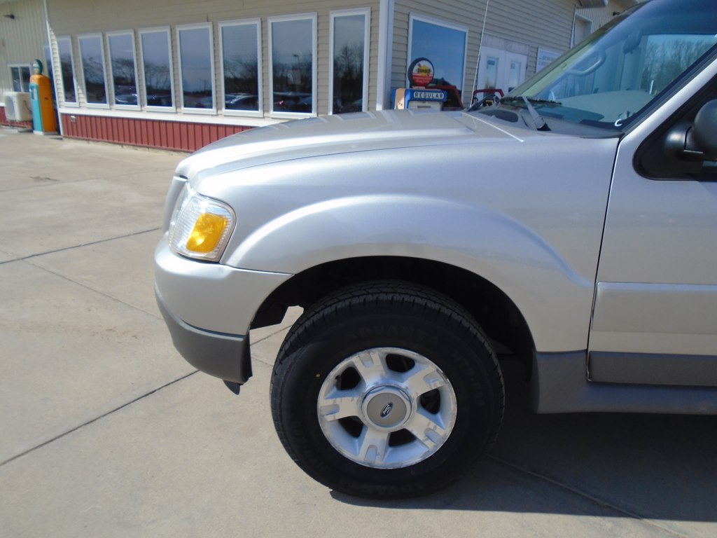 Photo 2 of this FORD EXPLORER