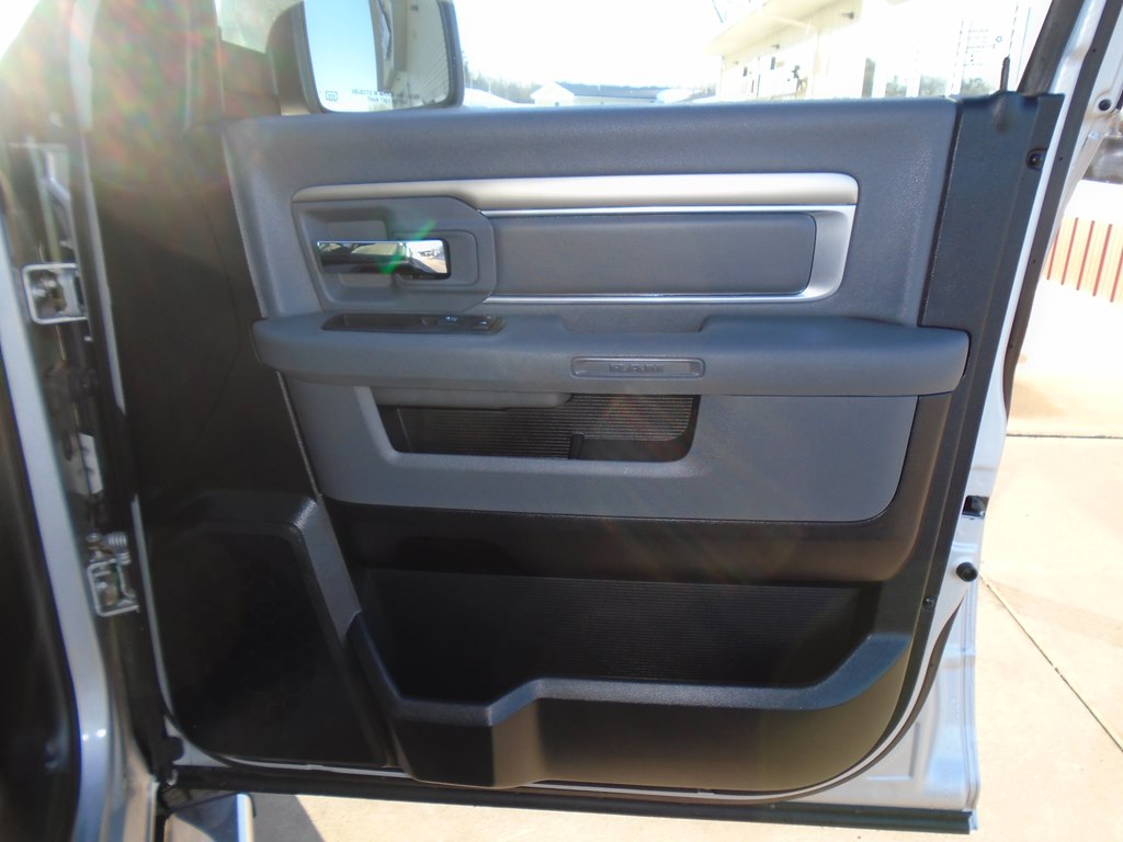 Photo 35 of this RAM 1500