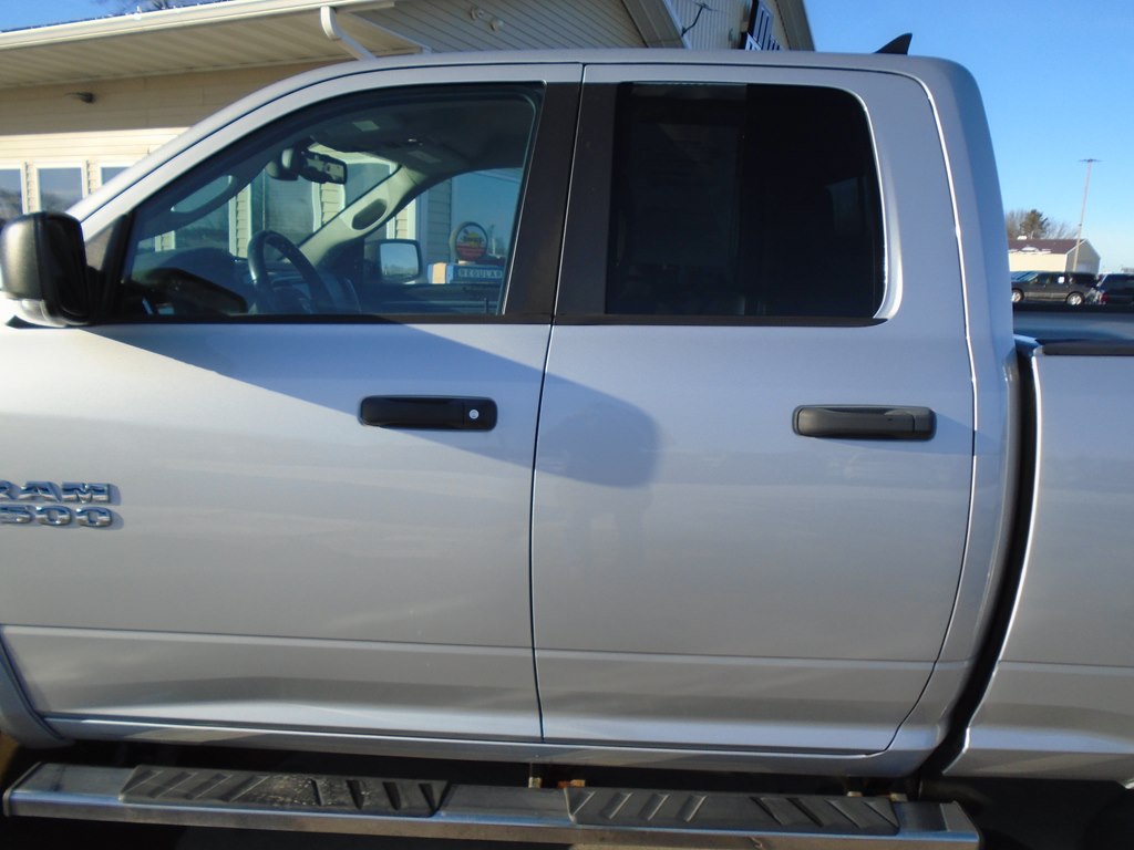 Photo 4 of this RAM 1500