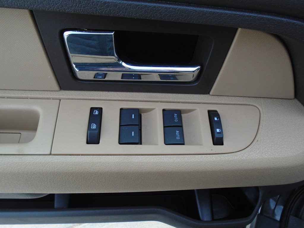 Photo 18 of this FORD F150