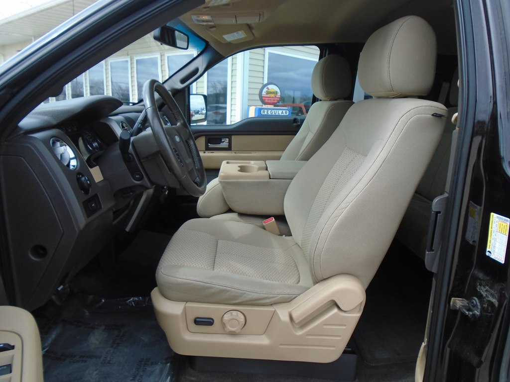Photo 15 of this FORD F150