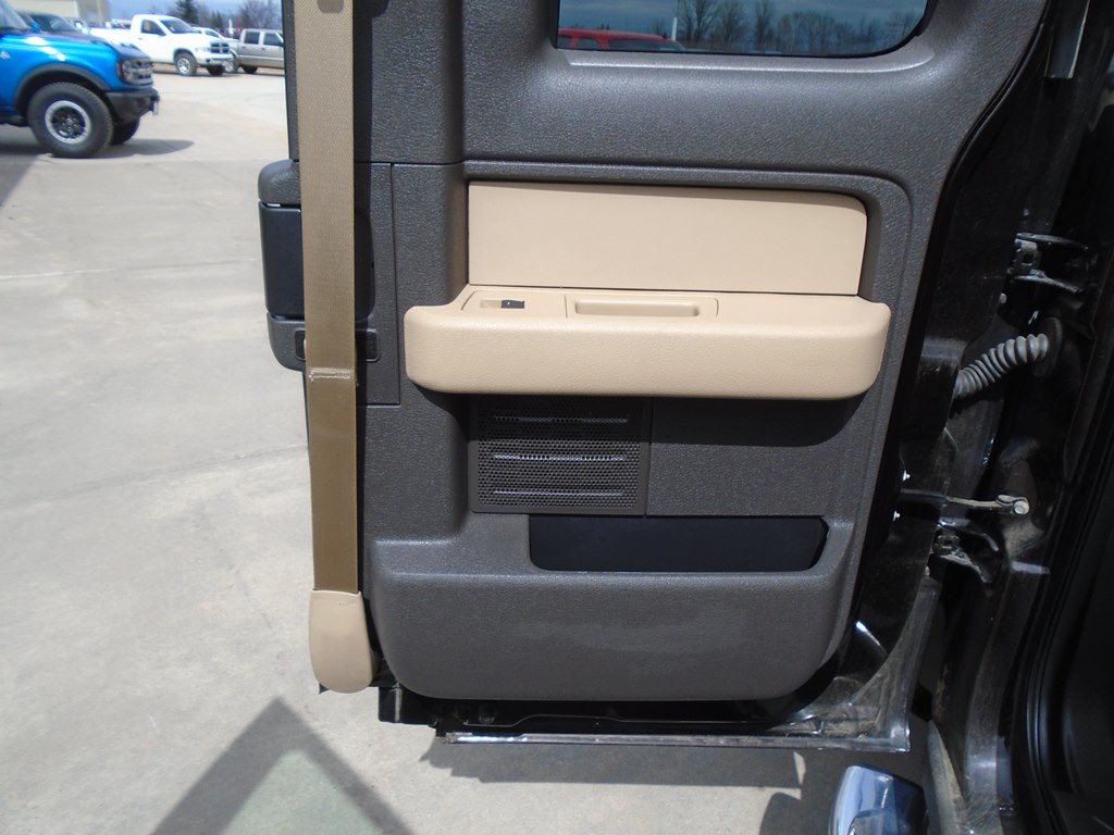 Photo 38 of this FORD F150