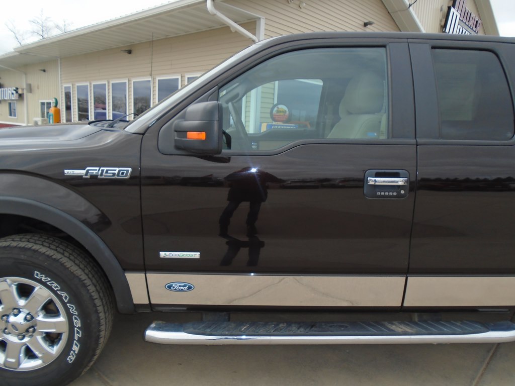 Photo 3 of this FORD F150