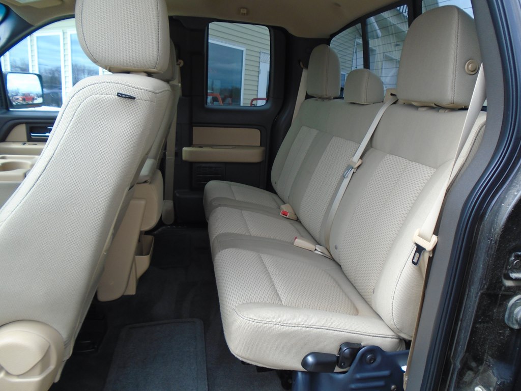 Photo 24 of this FORD F150