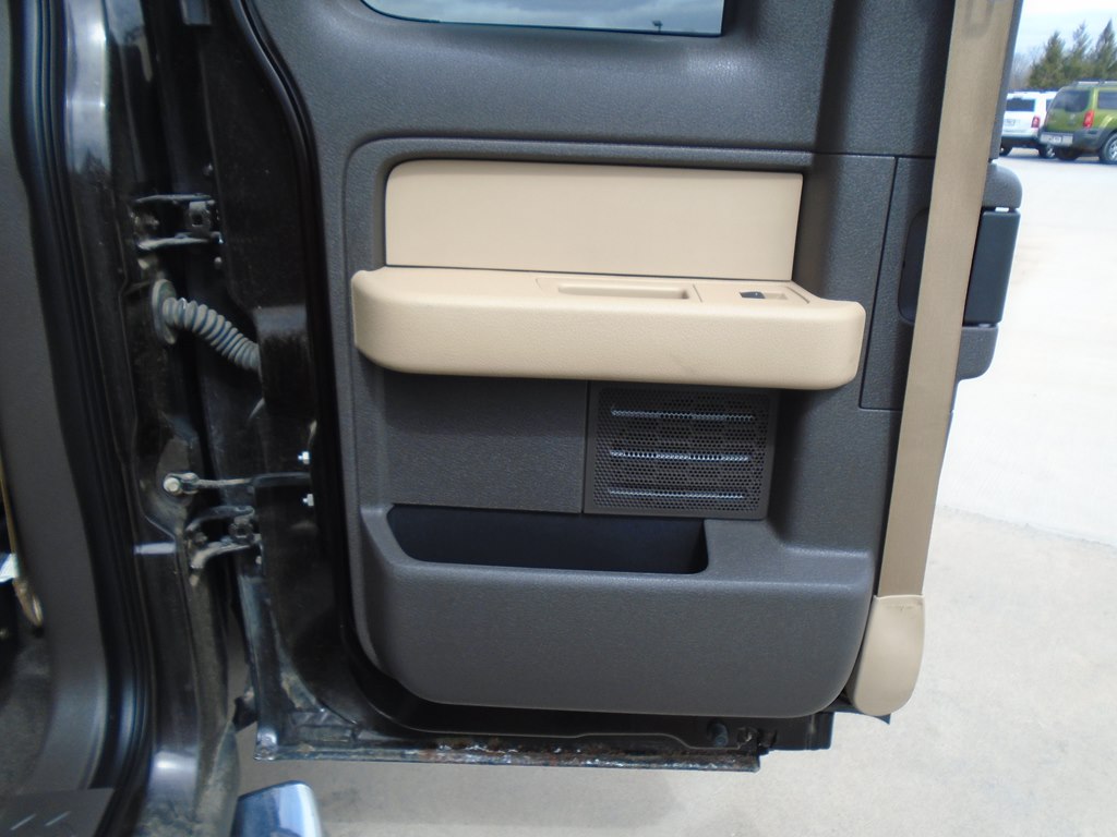 Photo 25 of this FORD F150