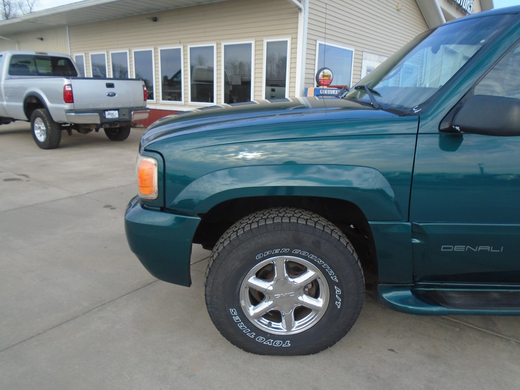 Photo 2 of this GMC DENALI