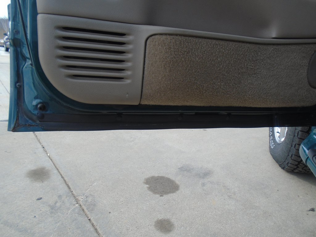 Photo 22 of this GMC DENALI