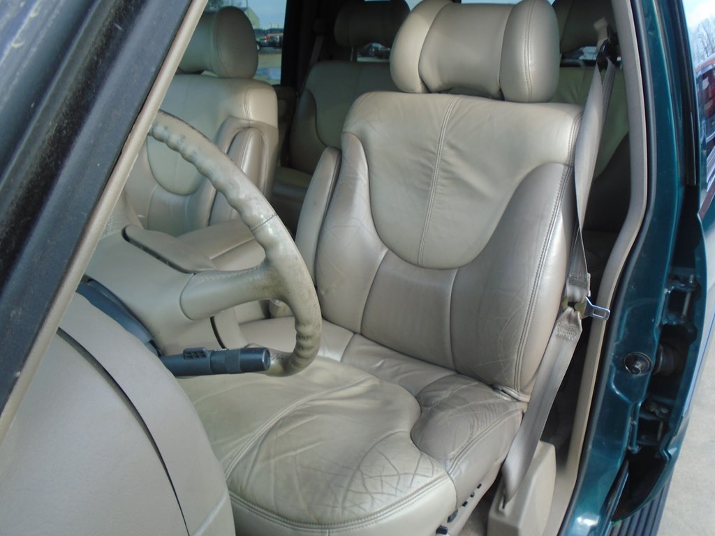 Photo 18 of this GMC DENALI
