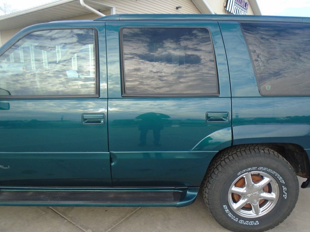 Photo 4 of this GMC DENALI