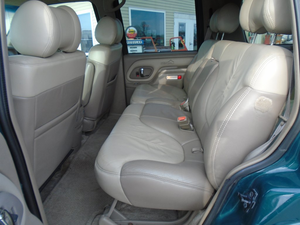 Photo 23 of this GMC DENALI