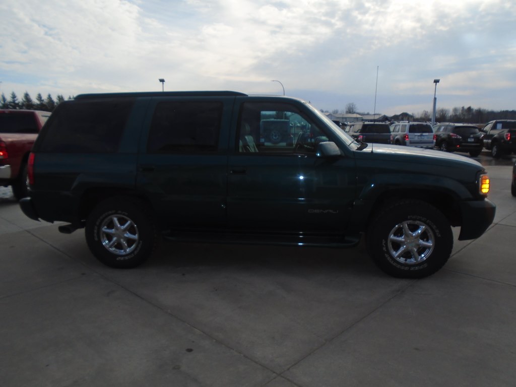 Photo 7 of this GMC DENALI