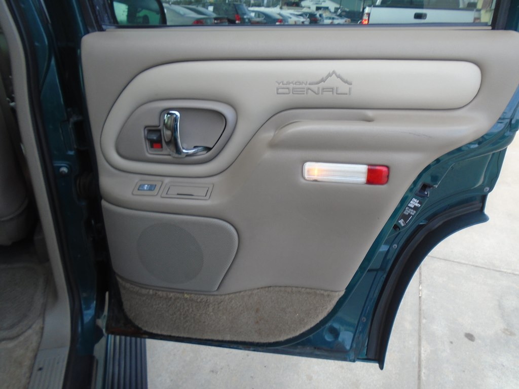 Photo 39 of this GMC DENALI