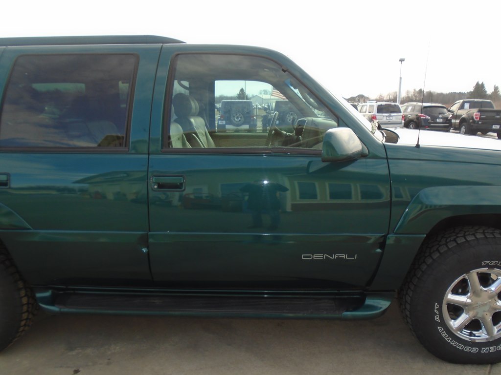 Photo 9 of this GMC DENALI